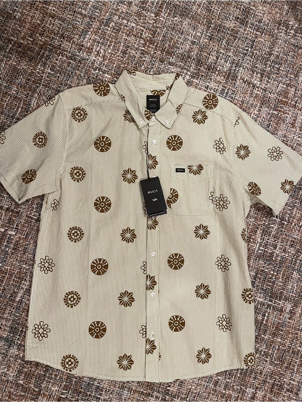 RVCA Men’s Endless Seersucker Short Sleeve Shirt - Size Large